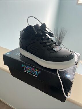 Skechers Kids Black and White Lace-Up Energy Sneaker - Back to school NIB!